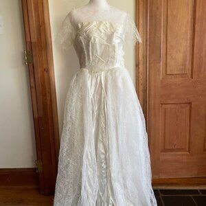 VINTAGE HANDMADE 1959 Princess Empire Waist Satin Lace Wedding Dress Small